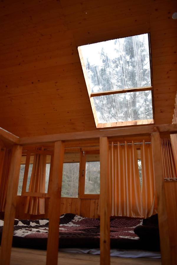 Moksha - By The River Jibhi Exterior foto