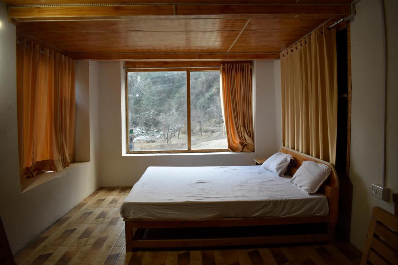 Moksha - By The River Jibhi Exterior foto