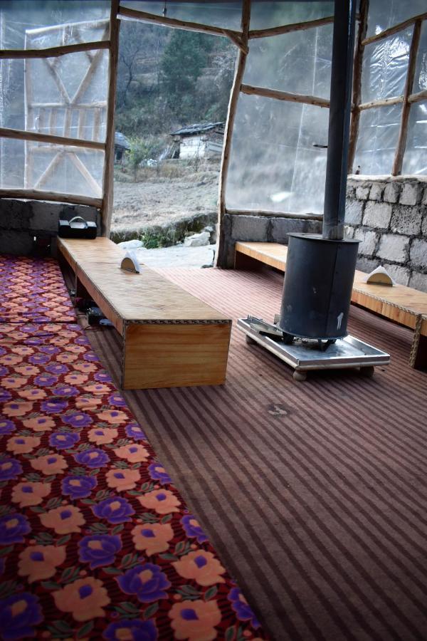 Moksha - By The River Jibhi Exterior foto